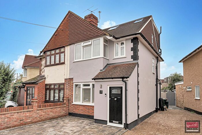 4 Bedroom Semi Detached House For Sale In Linkscroft Avenue, Ashford, TW15