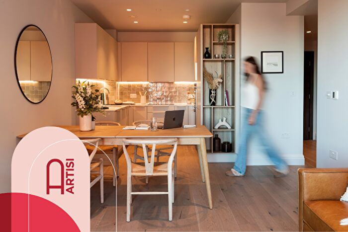 2 Bedroom Flat For Sale In London, W6