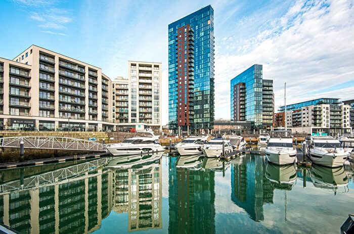 2 Bedroom Flat To Rent In Admirals Quay, Ocean Way, Southampton, Hampshire, SO14