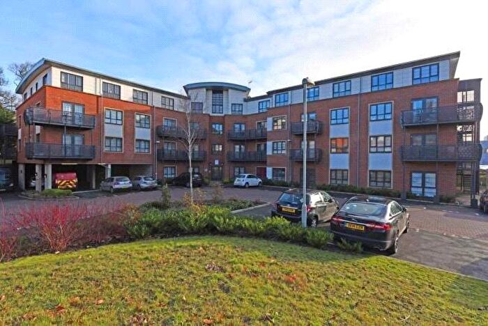1 Bedroom Flat For Sale In Wallis Square, Farnborough, Hampshire, GU14