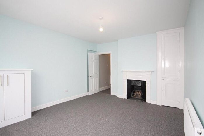 3 Bedroom Maisonette To Rent In High Street, Sheerness, Kent, ME12
