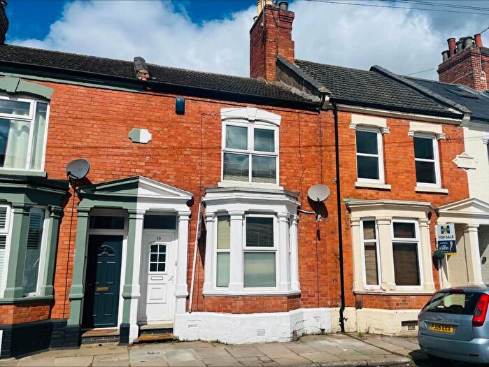 3 Bedroom Terraced House For Sale In Ivy Road, Abington, Northampton, NN1