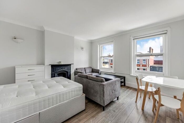 2 Bedroom Flat To Rent In Hampstead Road, London, NW1