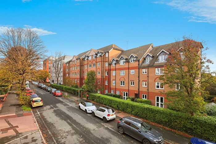 1 Bedroom Flat For Sale In St. Leonards Road, Eastbourne, BN21