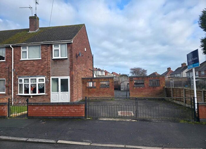 3 Bedroom End Of Terrace House For Sale In Willis Grove, Bedworth, Warwickshire, CV12