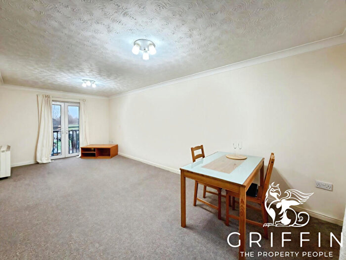 3 Bedroom Flat To Rent In Grenville Road, Chafford Hundred, Grays, RM16