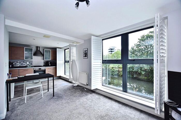2 Bedroom Flat For Sale In Clifford Way, Maidstone, Kent, ME16