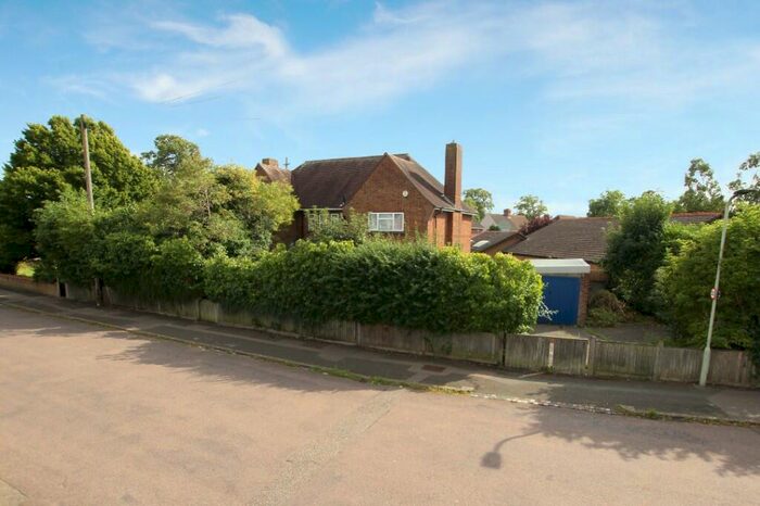 4 Bedroom Detached House To Rent In Faldo Road, Bedford, Bedfordshire, MK42