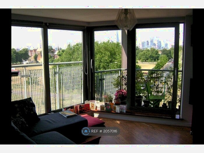 2 Bedroom Flat To Rent In Galleria Court, London, SE15