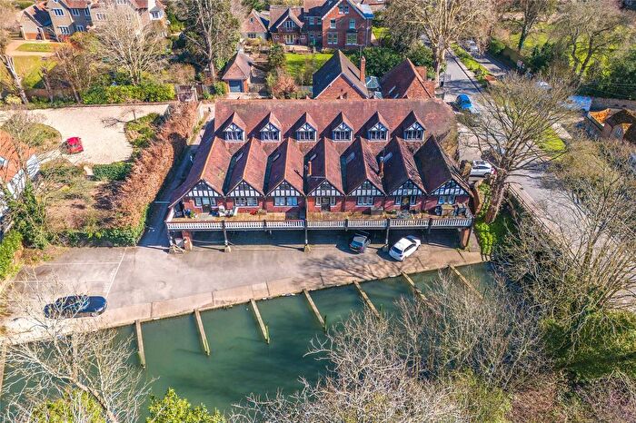 Studio For Sale In High Street, Goring, Reading, Oxfordshire, RG8