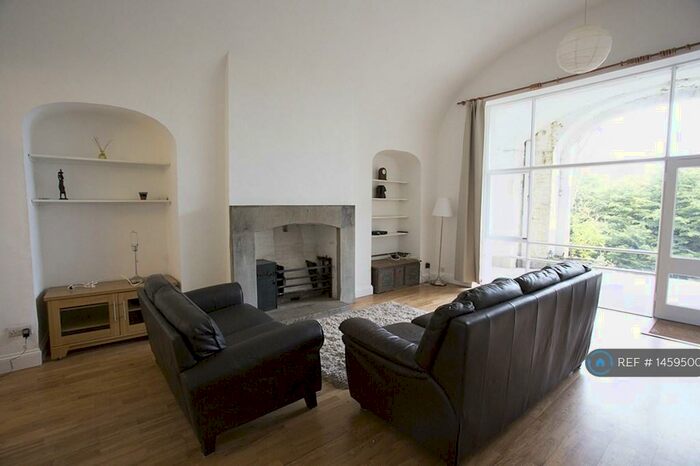 3 Bedroom Flat To Rent In Park Road, Bristol, BS16