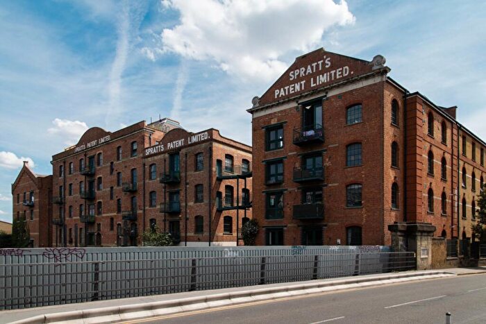 3 Bedroom Flat For Sale In Morris Road, London, E14
