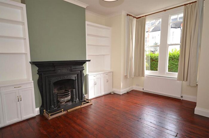 2 Bedroom Flat To Rent In Huntingdon Road, N2
