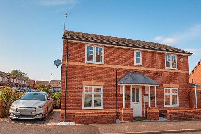 4 Bedroom Detached House For Sale In Lowbrook Avenue, Manchester, M9