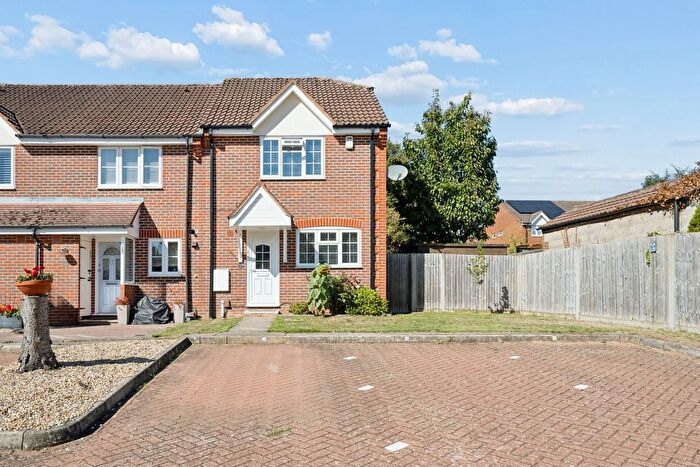 3 Bedroom End Of Terrace House For Sale In Broughton Way, Rickmansworth, Herts, WD3