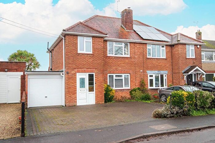 3 Bedroom Semi Detached House For Sale In Salisbury Road, Totton, Southampton, SO40