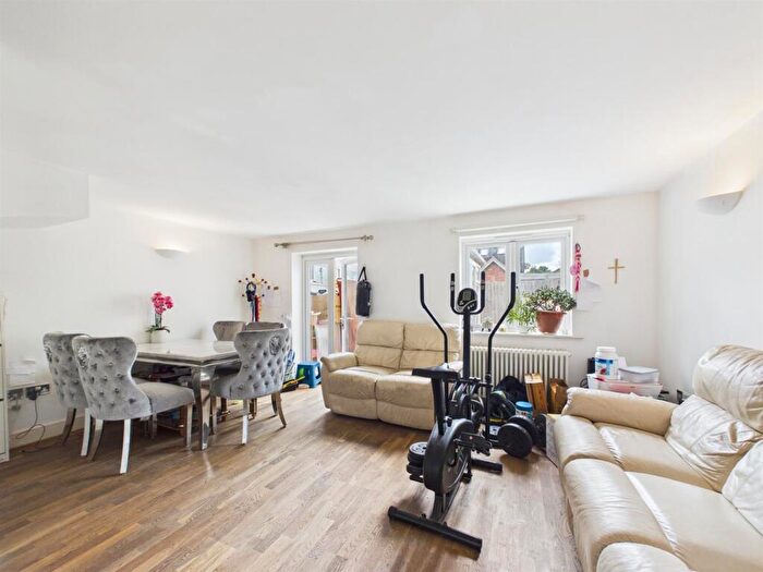 4 Bedroom Semi Detached House For Sale In Maple Court, Repton, DE65
