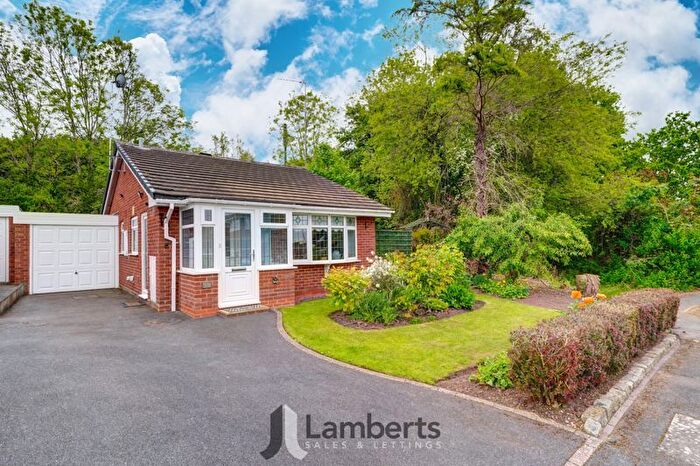 2 Bedroom Bungalow For Sale In Hollyberry Close, Winyates Green, Redditch, B98