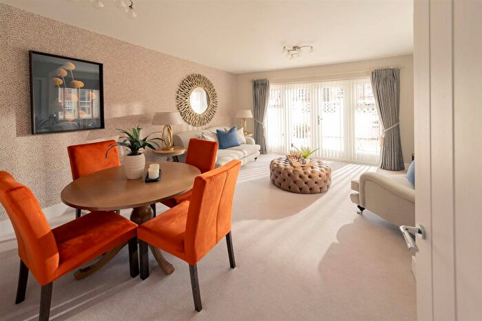 2 Bedroom Property For Sale In The Cloisters High Street, Buckinghamshire, HP16
