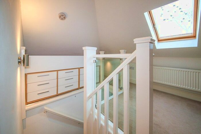 2 Bedroom Flat To Rent In Aldersbrook Road, London E12