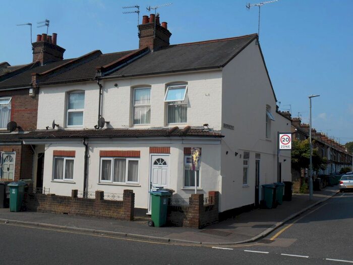 1 Bedroom Maisonette To Rent In Leavesden Road, Watford, WD24