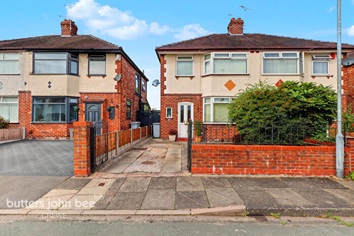 3 Bedroom Semi-Detached House For Sale In Newfield Drive, Crewe, CW1