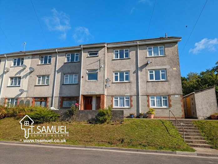 2 Bedroom Flat For Sale In Rowan Close, Mountain Ash, CF45