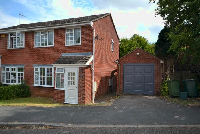 3 Bedroom Semi-Detached House To Rent In Hare Close, Buckingham, Buckinghamshire, MK18