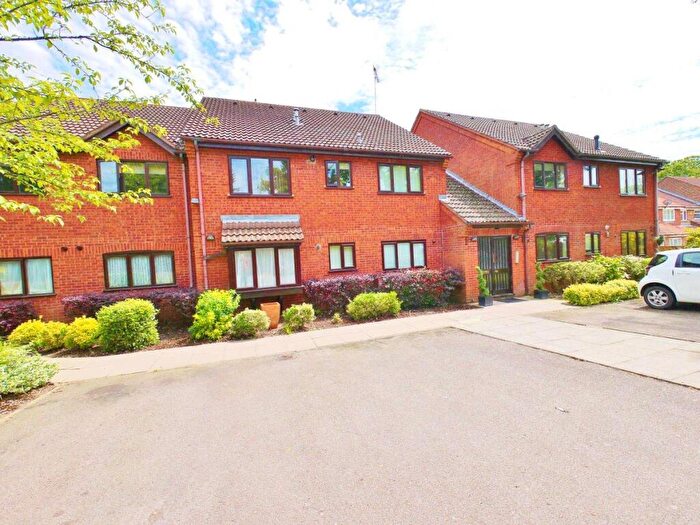 1 Bedroom Apartment To Rent In The Avenue, Northwood, HA6