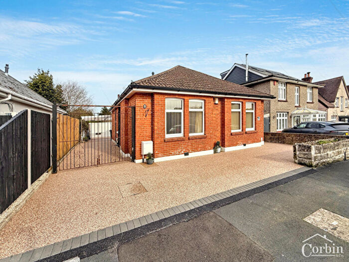 2 Bedroom Detached Bungalow For Sale In Pine Vale Crescent, Bournemouth, BH10