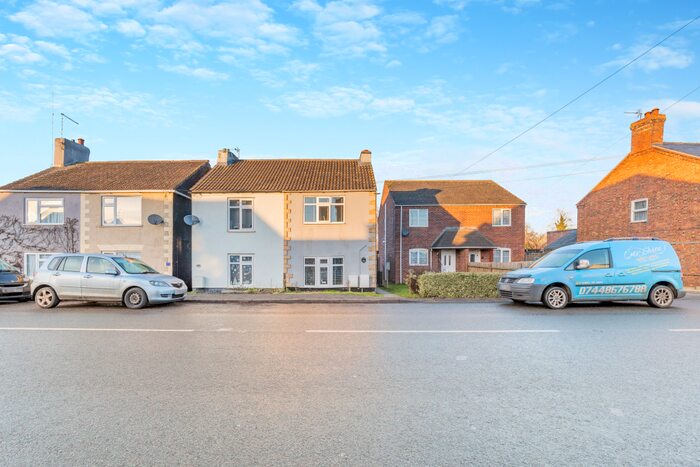 2 Bedroom Semi-Detached House For Sale In Bourne Road, Spalding, PE11