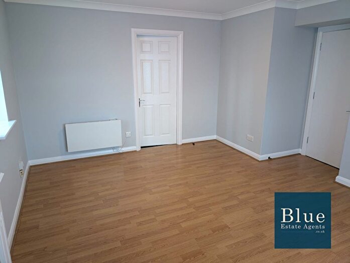 2 Bedroom Flat To Rent In London Road, Ashford, TW15