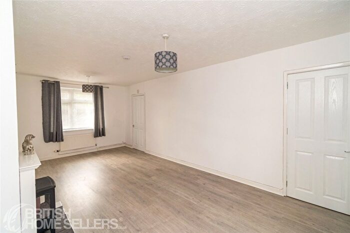 3 Bedroom Terraced House For Sale In Byron Road, Southampton, Hampshire, SO19