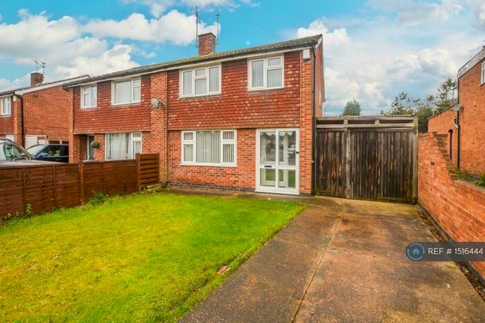 3 Bedroom Semi-Detached House To Rent In Shackerdale Road, Leicester, LE2