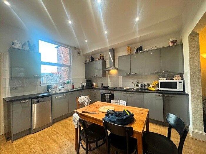 6 Bedroom Terraced House To Rent In Arundel Street, Lenton, NG7