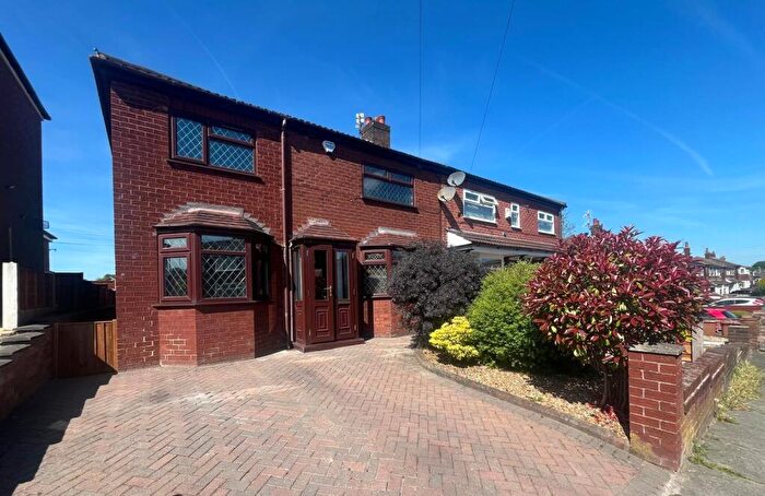 4 Bedroom Semi-Detached House To Rent In Vicarage Road, Waterloo, Ashton-Under-Lyne, OL7