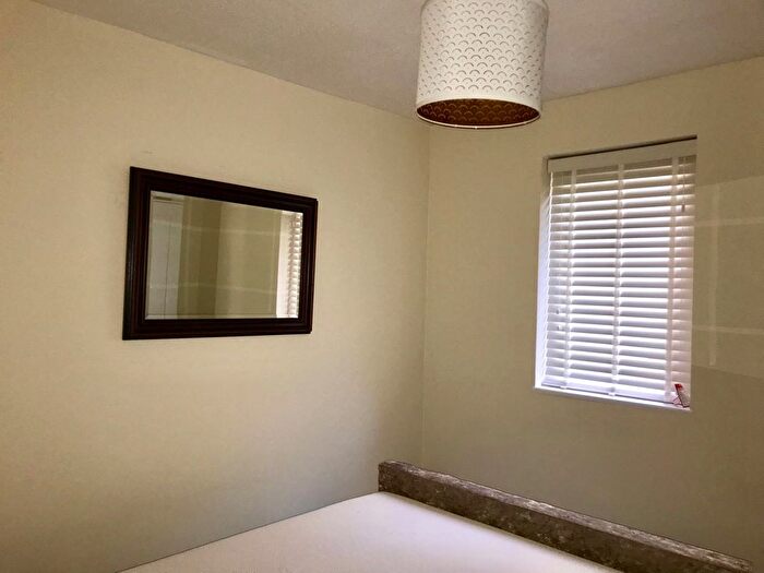 1 Bedroom Flat To Rent In Chapelmount Road, Woodford Green, IG8