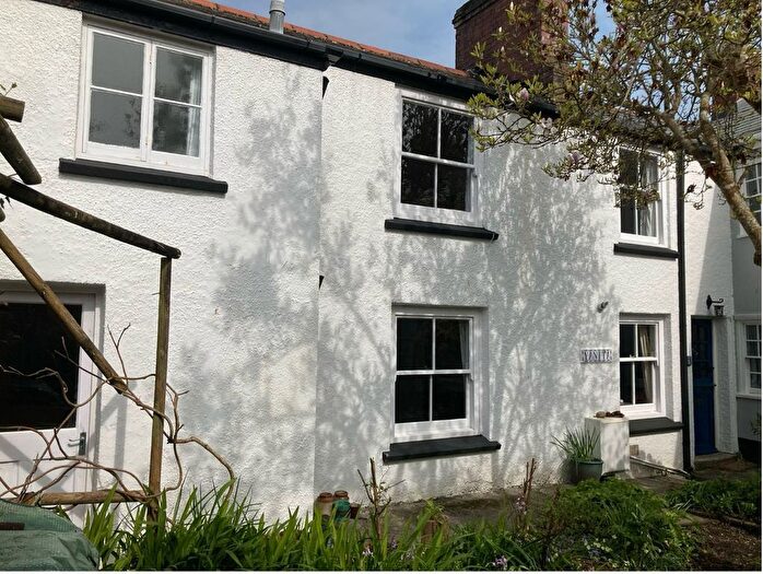 2 Bedroom Cottage For Sale In South Street, Lostwithiel, PL22