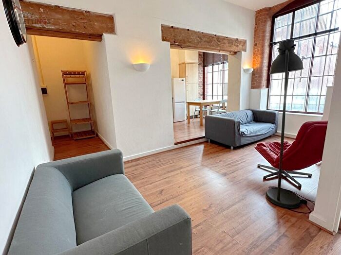 2 Bedroom Apartment To Rent In Raleigh Square, Arboretum, NG7