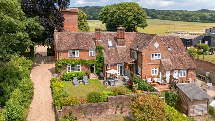 4 Bedroom Farmhouse For Sale In Pett Lane, Charing, TN27
