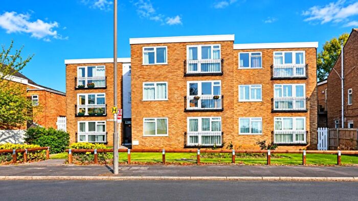 2 Bedroom Apartment For Sale In London Road, Hadleigh, Hadleigh, SS7