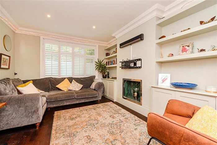 3 Bedroom End Of Terrace House For Sale In Seal Road, Sevenoaks, Kent, TN14