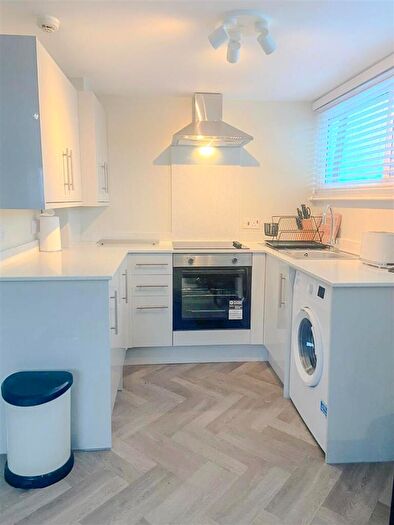 1 Bedroom Flat To Rent In Beech Avenue, Nottingham, NG7