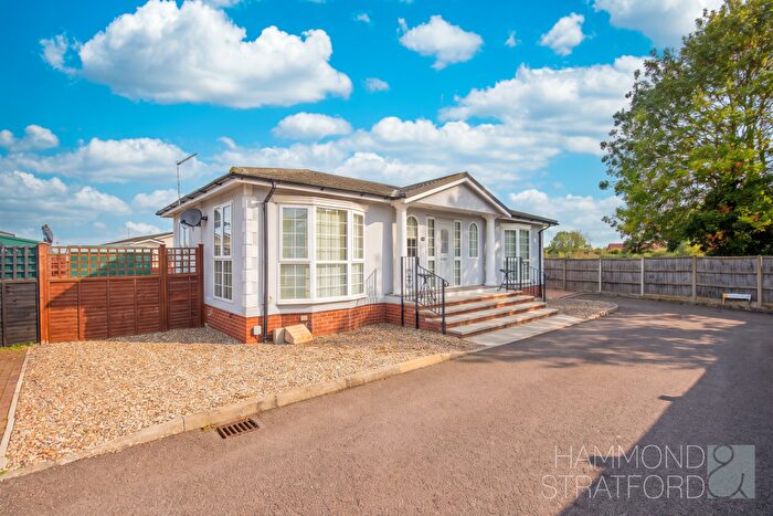 2 Bedroom Park Home For Sale In Appletree Close, Attleborough, NR17