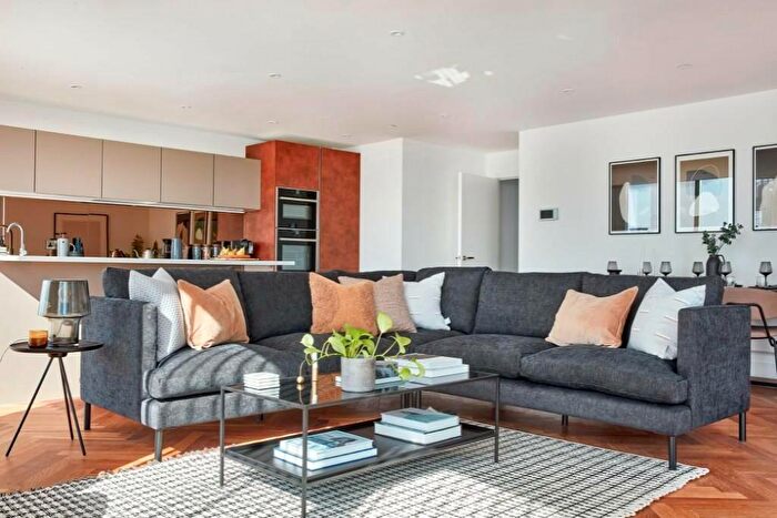 2 Bedroom Apartment To Rent In The Residences Manchester, Deansgate Square, Greater Manchester, M15