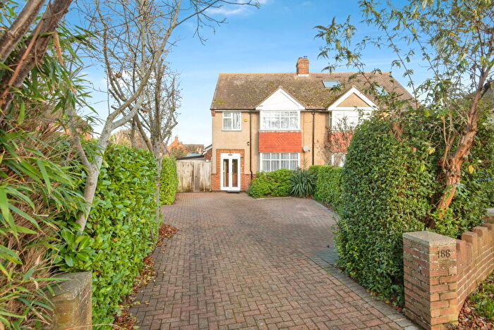 4 Bedroom Semi-Detached House For Sale In Shefford Road, Clifton, Shefford, SG17