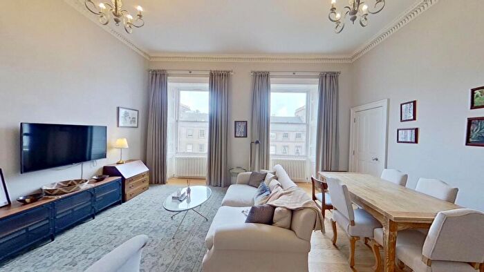 2 Bedroom Flat To Rent In Flat, York Place, EH1