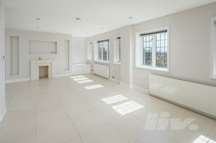 3 Bedroom Flat To Rent In Wellington Court, Wellington Road, St Johns Wood, NW8