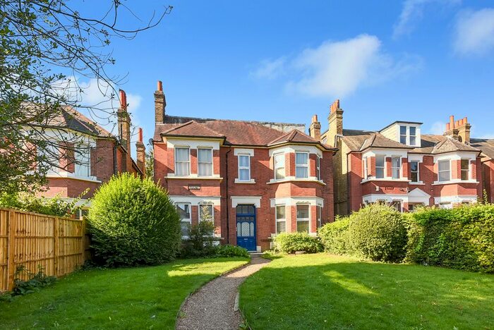 2 Bedroom Flat To Rent In Perry Vale, Forest Hill, SE23