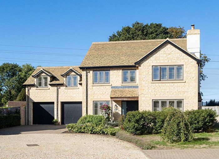 5 Bedroom Detached House For Sale In The Shearings, Sutton Benger, Chippenham, SN15